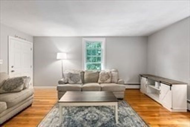 60 Vinton St 3, Melrose, MA 02176