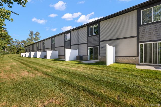 28139 Loews Drive Unit 4D, Chesterfield Township, MI 48051