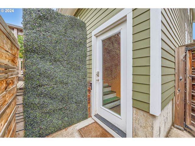 9116 N WILLAMETTE Blvd, Portland, OR 97203