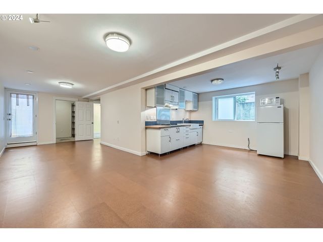 9116 N WILLAMETTE Blvd, Portland, OR 97203