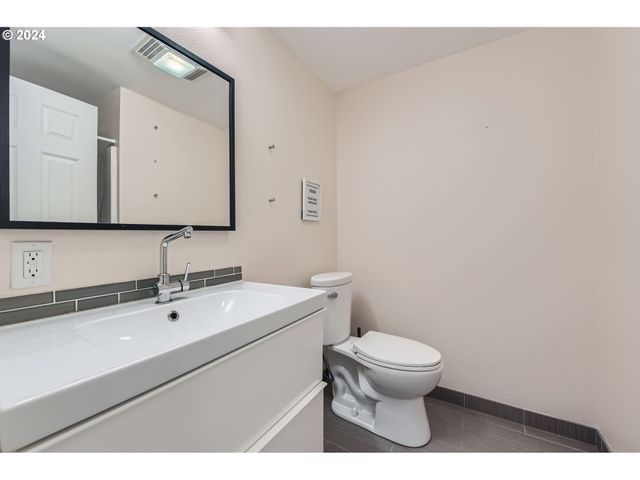 9116 N WILLAMETTE Blvd, Portland, OR 97203