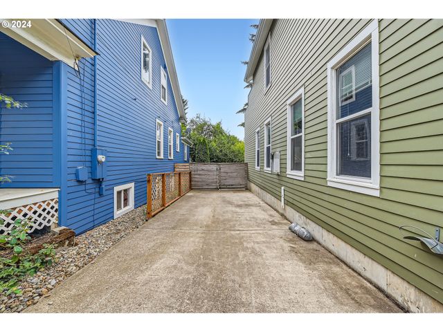 9116 N WILLAMETTE Blvd, Portland, OR 97203