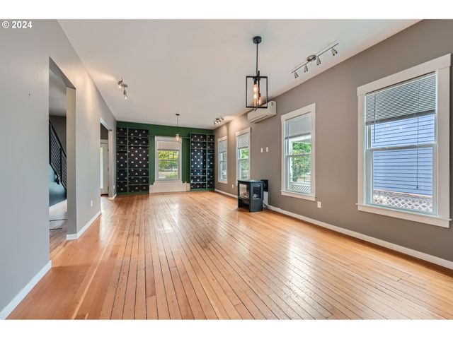 9116 N WILLAMETTE Blvd, Portland, OR 97203