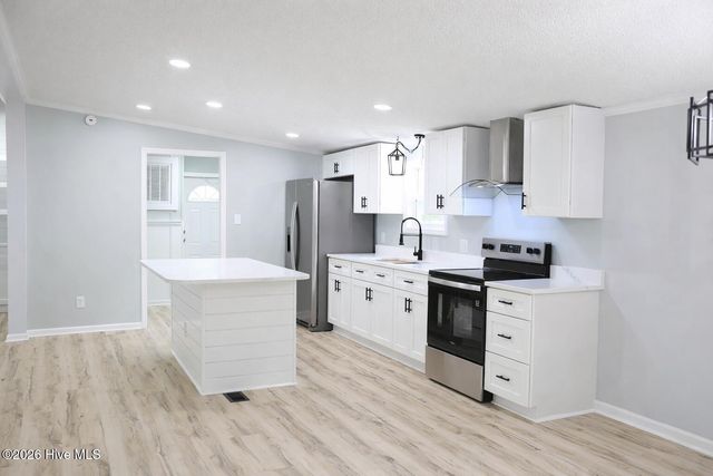 590 Luther Banks Road, Richlands, NC 28574