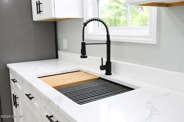 590 Luther Banks Road, Richlands, NC 28574