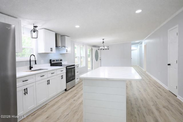 590 Luther Banks Road, Richlands, NC 28574