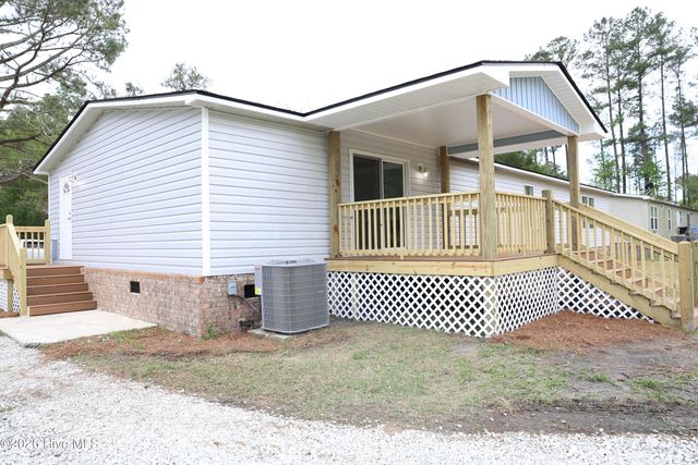 590 Luther Banks Road, Richlands, NC 28574