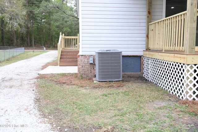 590 Luther Banks Road, Richlands, NC 28574