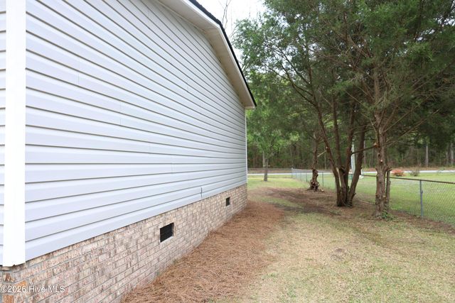 590 Luther Banks Road, Richlands, NC 28574