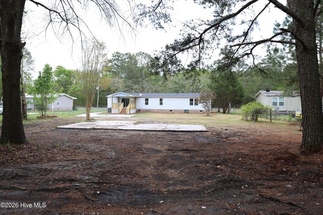 590 Luther Banks Road, Richlands, NC 28574