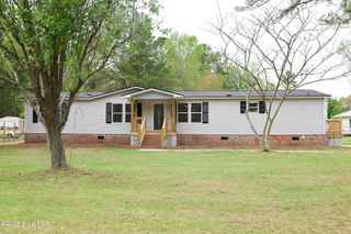 590 Luther Banks Road, Richlands, NC 28574