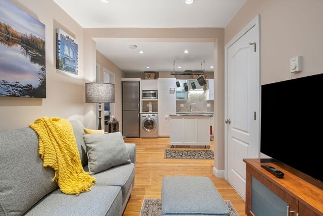 27 Clark Street 6, Boston, MA 02109
