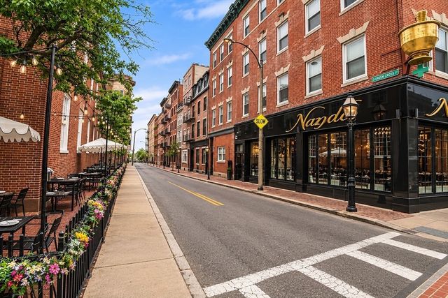27 Clark Street 6, Boston, MA 02109