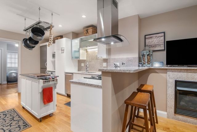 27 Clark Street 6, Boston, MA 02109