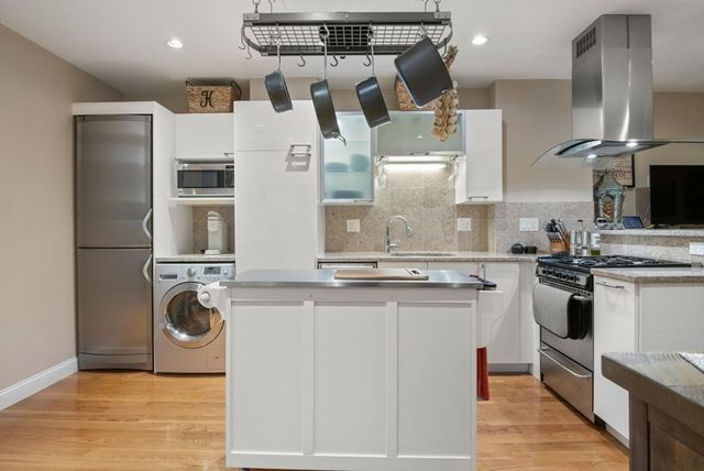 27 Clark Street 6, Boston, MA 02109
