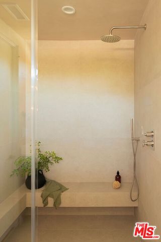 3444 Redwood Avenue, Los Angeles, CA 90066