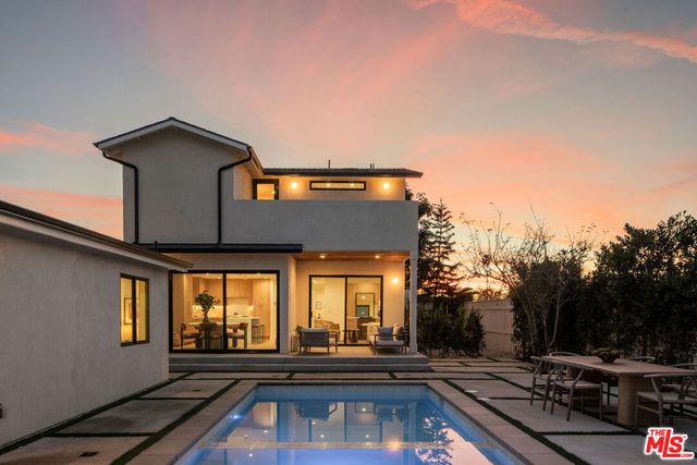 3444 Redwood Avenue, Los Angeles, CA 90066