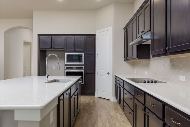 1829 Leo Drive, Van Alstyne, TX 75495