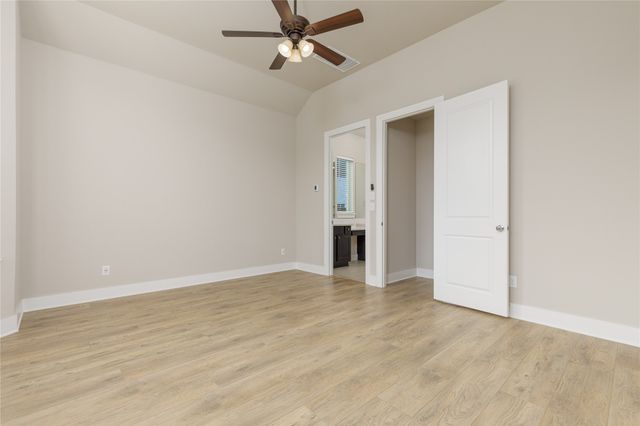 1829 Leo Drive, Van Alstyne, TX 75495