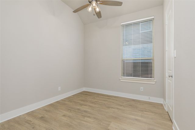 1829 Leo Drive, Van Alstyne, TX 75495