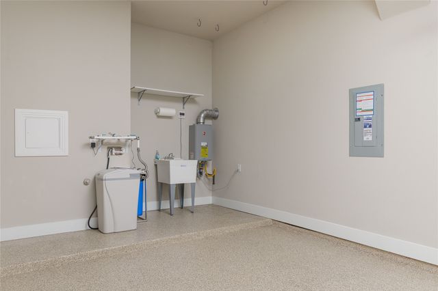 1829 Leo Drive, Van Alstyne, TX 75495