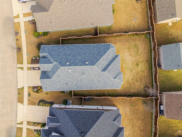 1829 Leo Drive, Van Alstyne, TX 75495