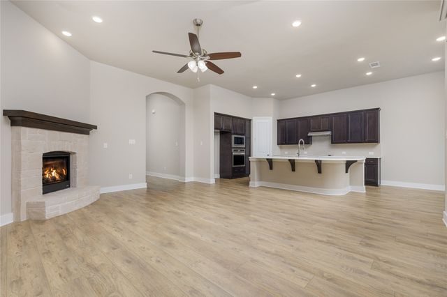 1829 Leo Drive, Van Alstyne, TX 75495