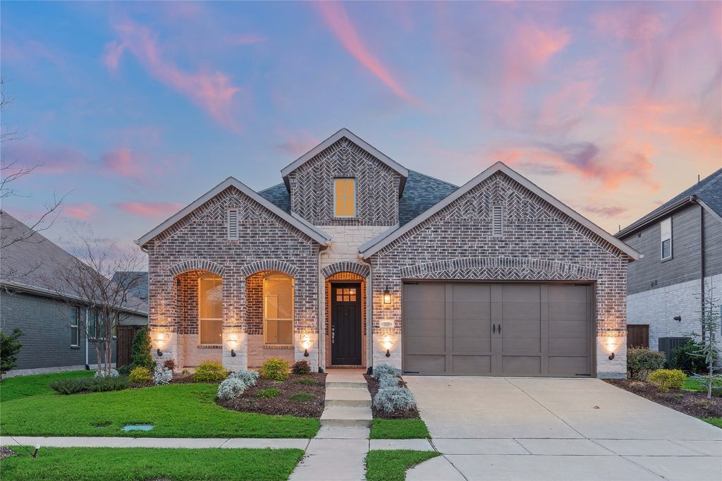 1829 Leo Drive, Van Alstyne, TX 75495