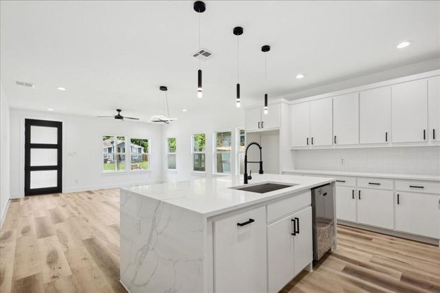 3930 Coolidge Street, Dallas, TX 75215