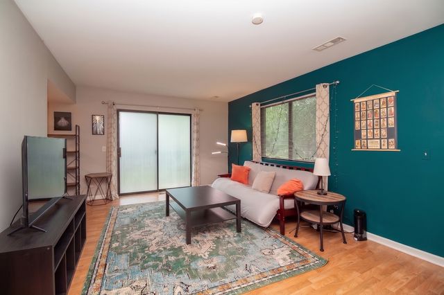 197 Uteg Street 201A, Crystal Lake, IL 60014