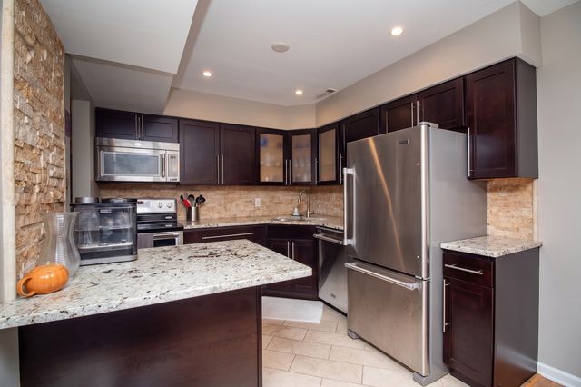 197 Uteg Street 201A, Crystal Lake, IL 60014