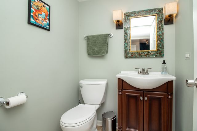 197 Uteg Street 201A, Crystal Lake, IL 60014