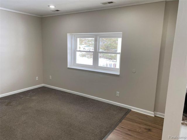 2832 Tuxedo Boulevard, Waterford, MI 48329