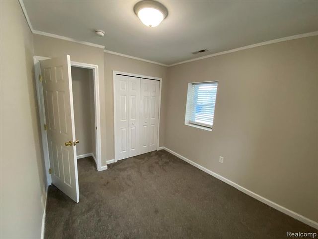 2832 Tuxedo Boulevard, Waterford, MI 48329