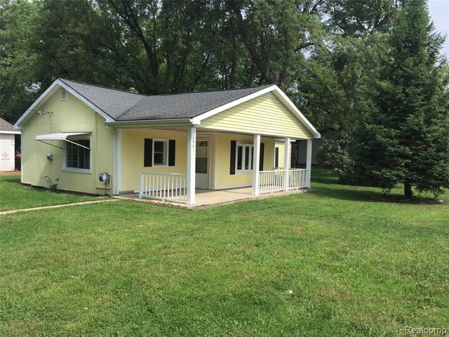 2832 Tuxedo Boulevard, Waterford, MI 48329