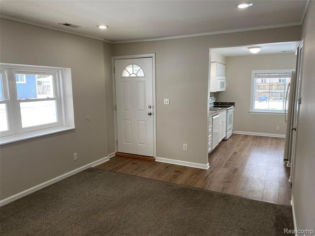 2832 Tuxedo Boulevard, Waterford, MI 48329