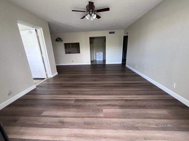 1002 Green Pine Boulevard F2, West Palm Beach, FL 33409