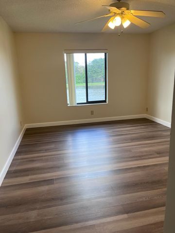 1002 Green Pine Boulevard F2, West Palm Beach, FL 33409