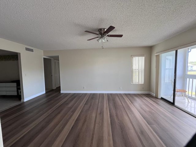 1002 Green Pine Boulevard F2, West Palm Beach, FL 33409