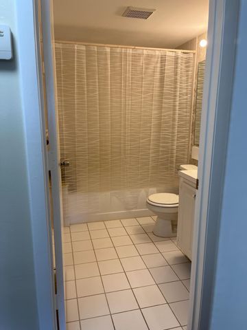 1002 Green Pine Boulevard F2, West Palm Beach, FL 33409