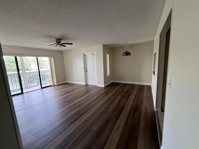 1002 Green Pine Boulevard F2, West Palm Beach, FL 33409