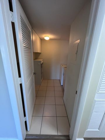 1002 Green Pine Boulevard F2, West Palm Beach, FL 33409