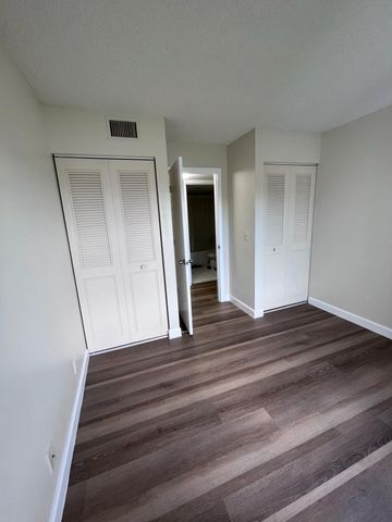 1002 Green Pine Boulevard F2, West Palm Beach, FL 33409