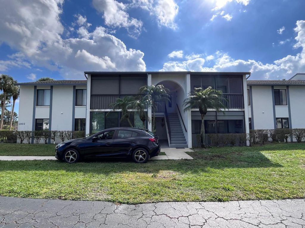 1002 Green Pine Boulevard F2, West Palm Beach, FL 33409