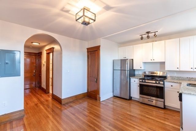 257 Washington St 14, Salem, MA 01970