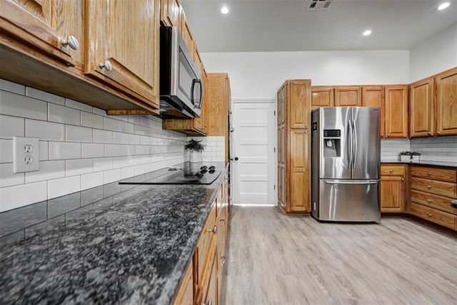 16603 Railhead Drive, Choctaw, OK 73020