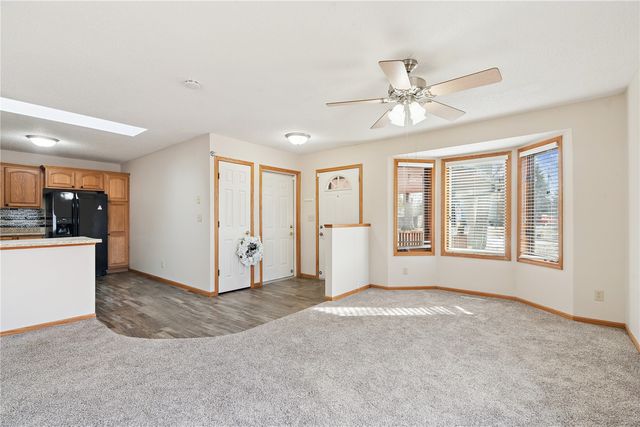 140 35th St Drive SE 1, Cedar Rapids, IA 52403