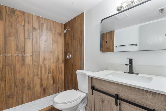 1715 N 16th Ave 312, Hollywood, FL 33020