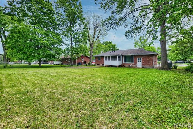 1321 Highmont Drive, St Louis, MO 63135
