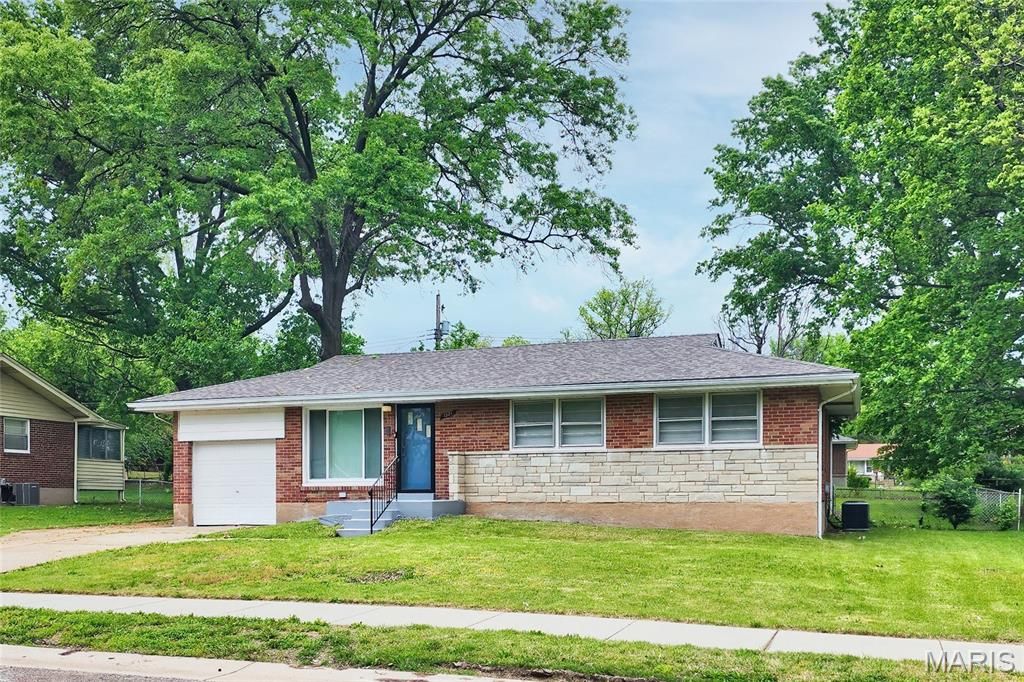 1321 Highmont Drive, St Louis, MO 63135